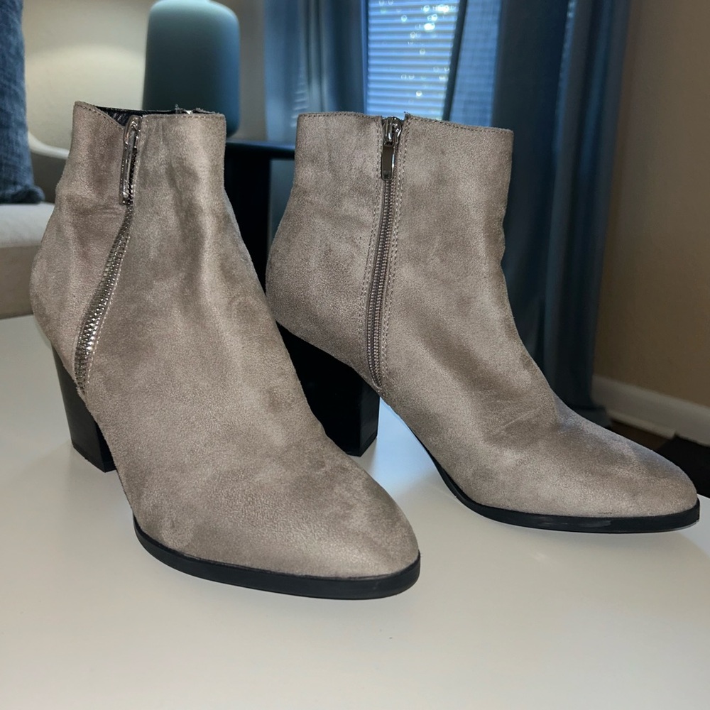 Nine West Grey/Taupe size 8.5
